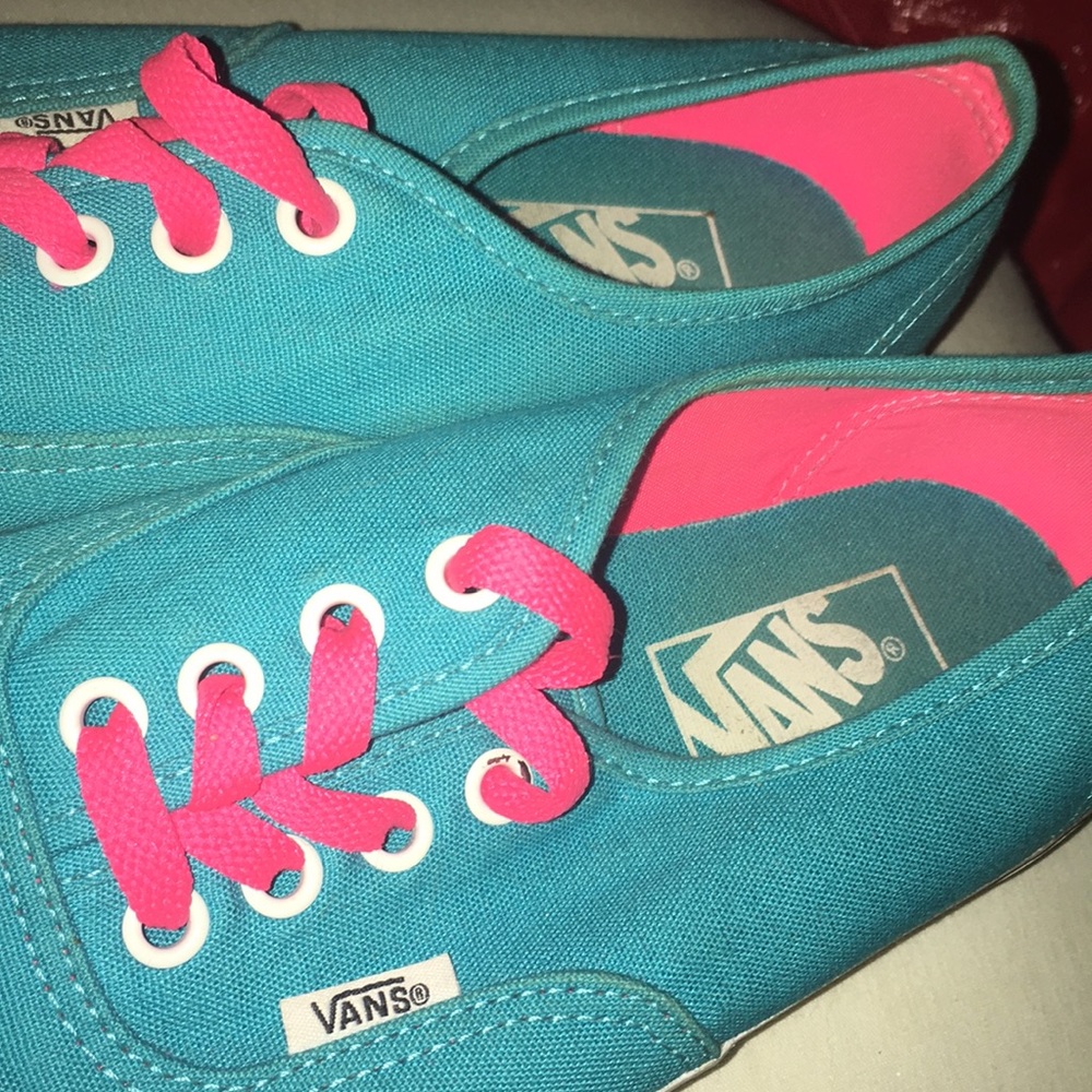 Vans - Picture 3 of 3
